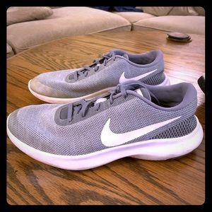 Nike Men’s size 9 Flex Experience RN7